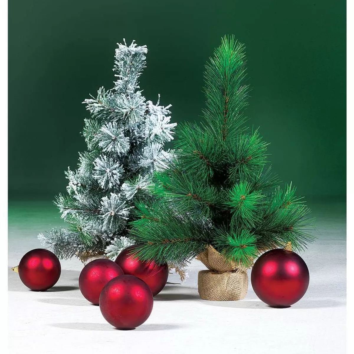 Cheap DecoWoerner Beerene, Matte Weihnachtskugeln Aus Schwer Entflammbarem Kunststoff, 6 Cm Ø – 24 Stück rot