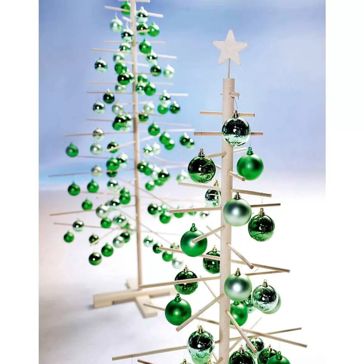 Hot DecoWoerner Salbeie, Matte Weihnachtskugeln Aus Schwer Entflammbarem Kunststoff, 6 Cm Ø – 24 Stück grün