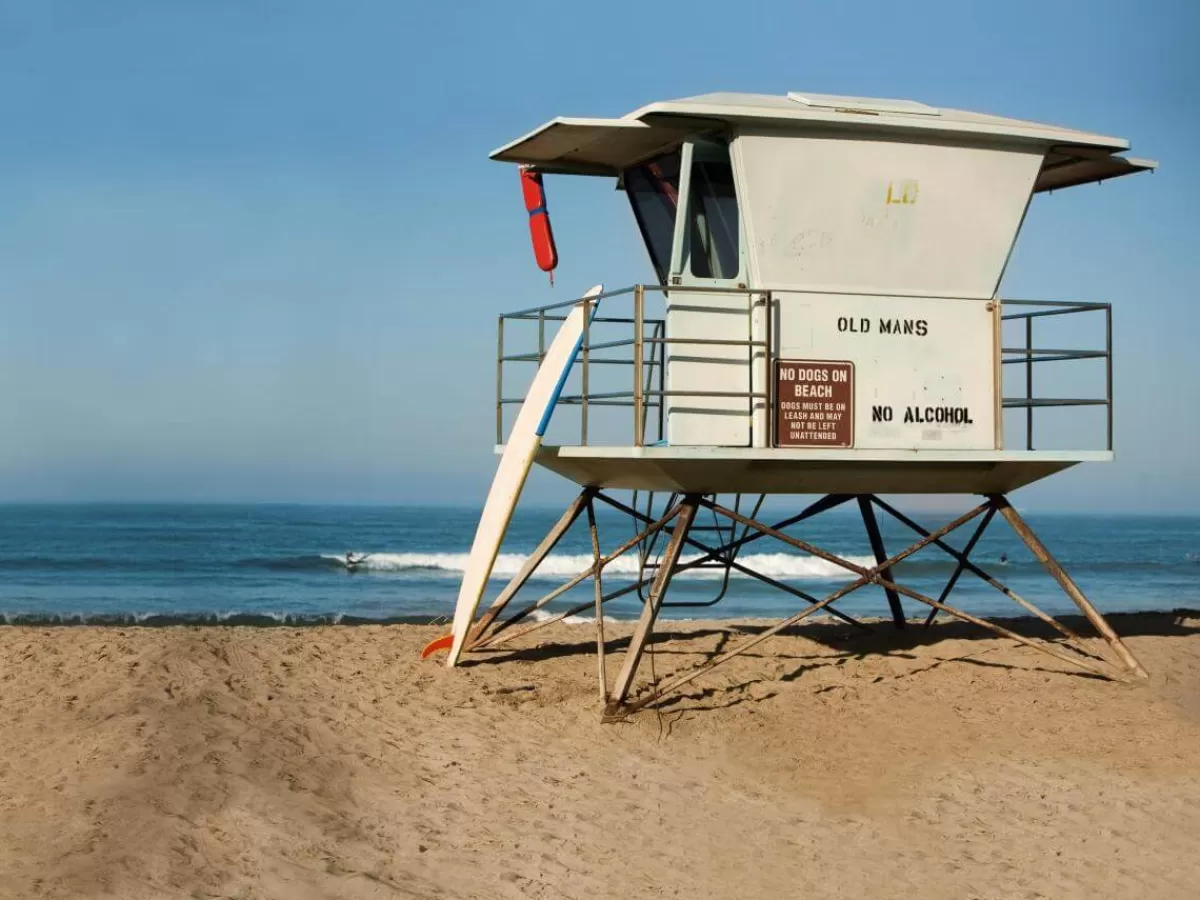 Best DecoWoerner XXL-Planenbanner "Rettungsschwimmerturm Am Strand" Aus Schwer Entflammbarer LKW-Plane 250 X 330 Cm Beige
